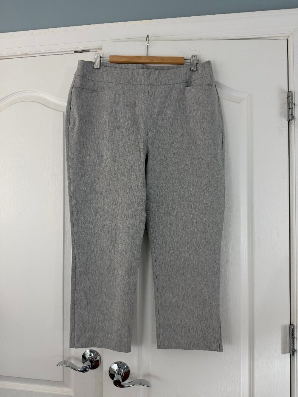 Chico's Side Vent Ankle Pants Size 2.5 (14) Grey 3053